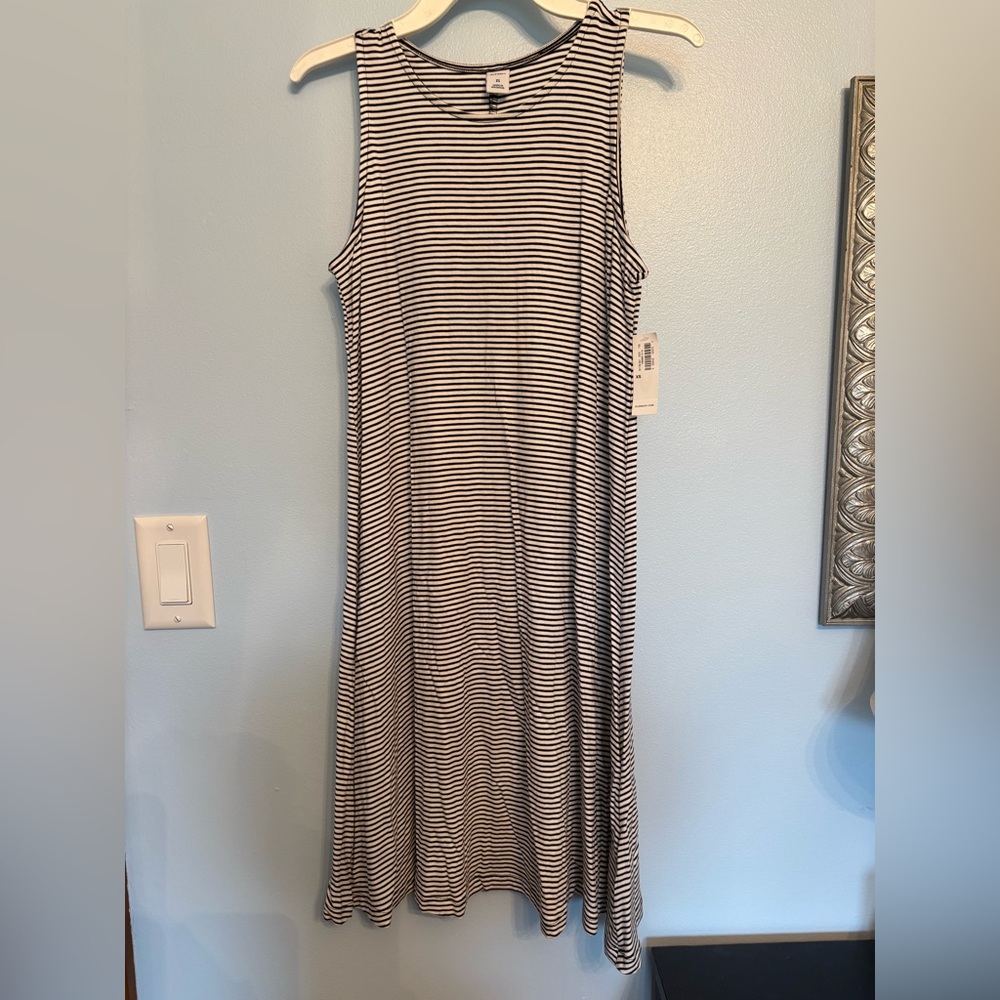 Old Navy Black and White Striped Dress